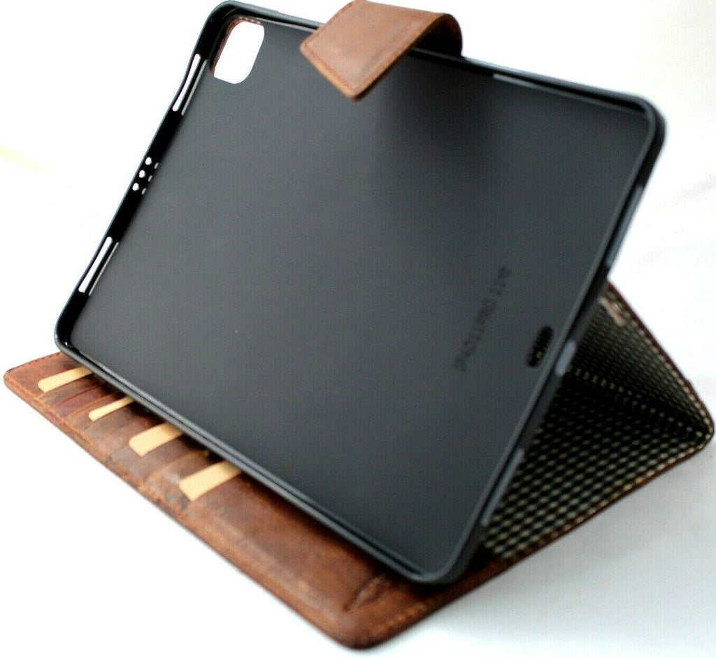 Genuine vintage leather iPad 10.2 case by DAVISCASE with credit card slots, flip cover, slim design, dark retro style.