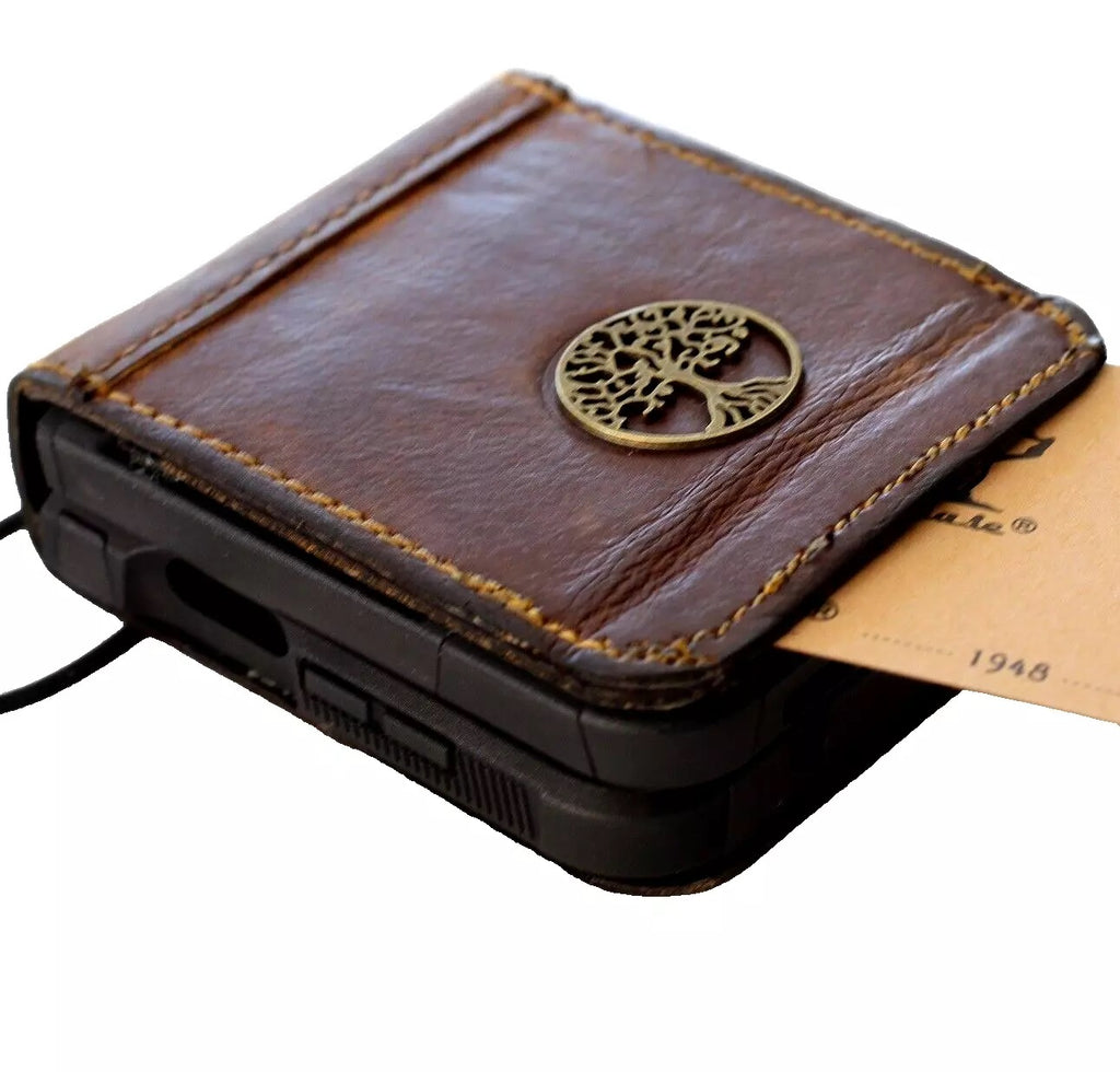 Handmade genuine leather phone case for Galaxy Z Flip 3-7 by DAVISCASE, vintage flip cover with mini tree of life design.