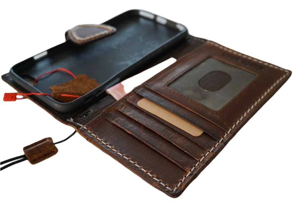 Handmade genuine leather phone case by DAVISCASE for iPhone models 16, 15, 14, 12, 12 Pro Max, 8 Plus, SE with wallet and magnetic closure.