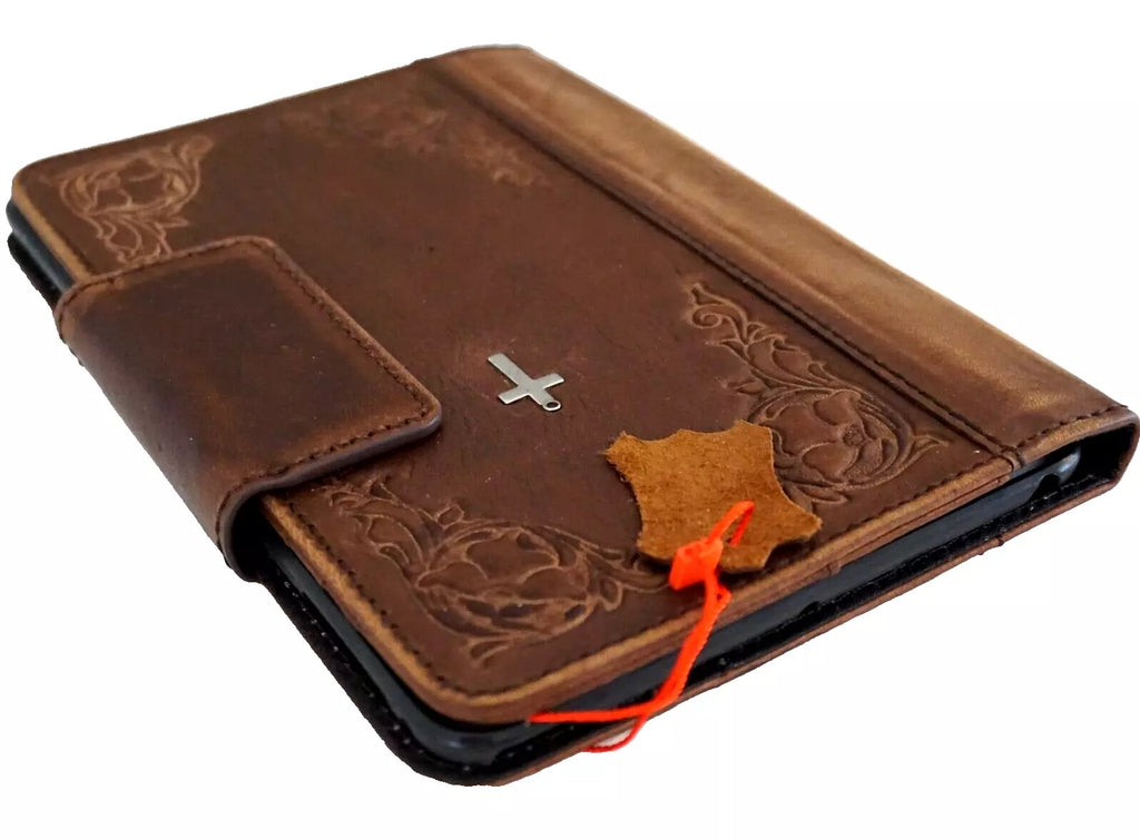 Genuine leather case for Apple iPad Mini 7th generation by DAVISCASE, handcrafted luxury cover protecting the 2024 iPad Mini.
