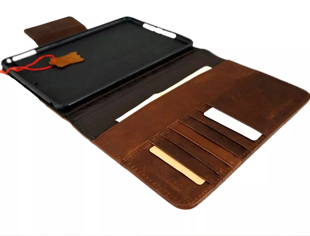 Genuine leather case for Apple iPad Mini 7, 6, 5, 4, 3 Pro by DAVISCASE, handcrafted luxury cover for 2024 model.