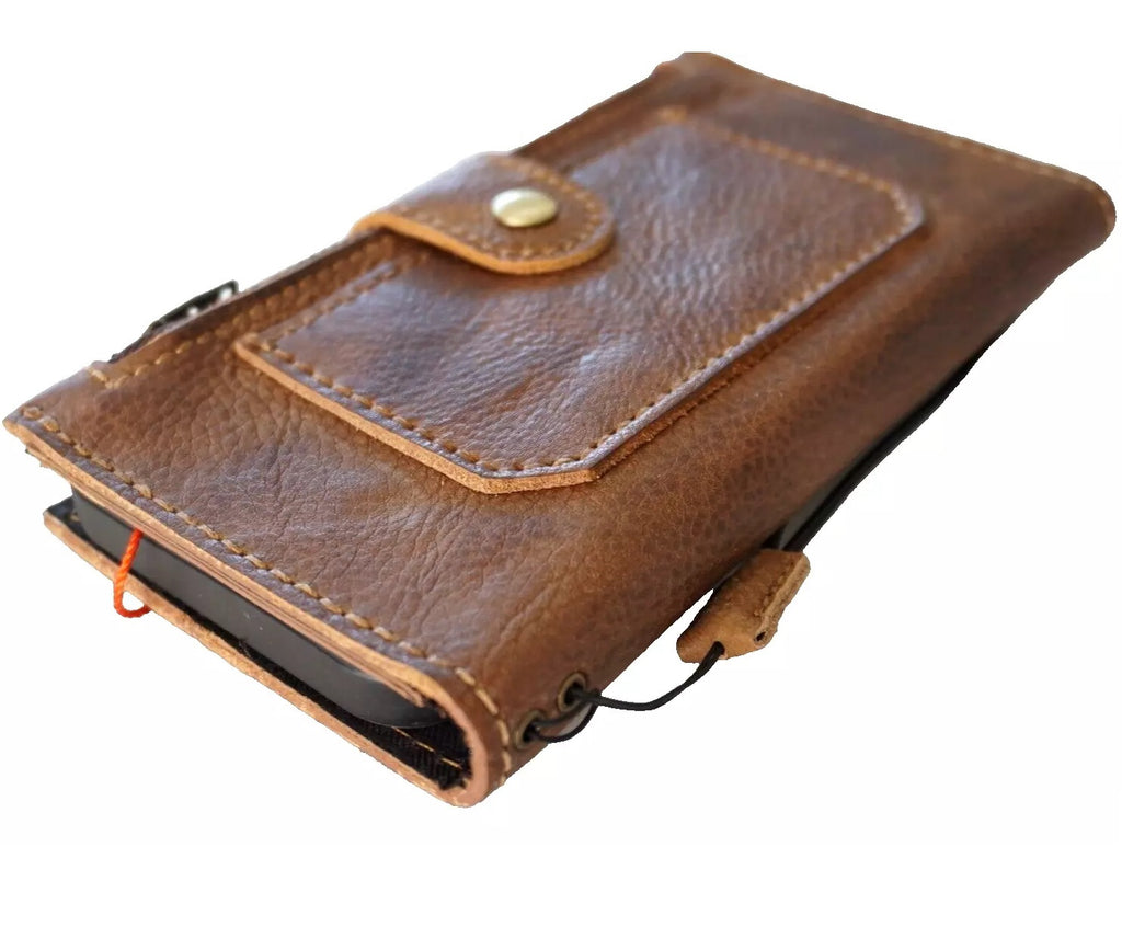 Genuine leather wallet case for Google Pixel phones, DAVISCASE brand, with fold design, zip closure, vintage style, and card slots.