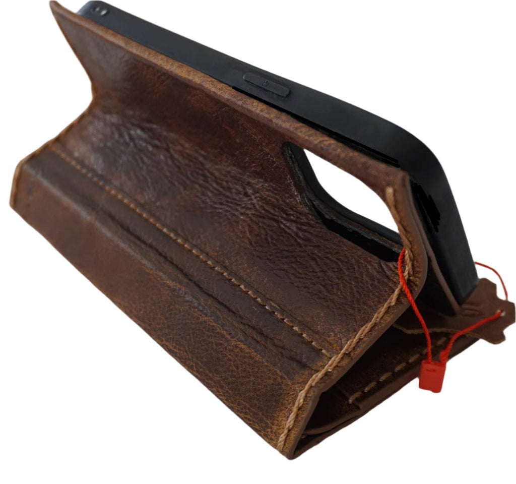 Handmade genuine leather phone case for Asus Zenfone 11 Ultra by DAVISCASE, featuring a book wallet design and soft DavisCase detailing.
