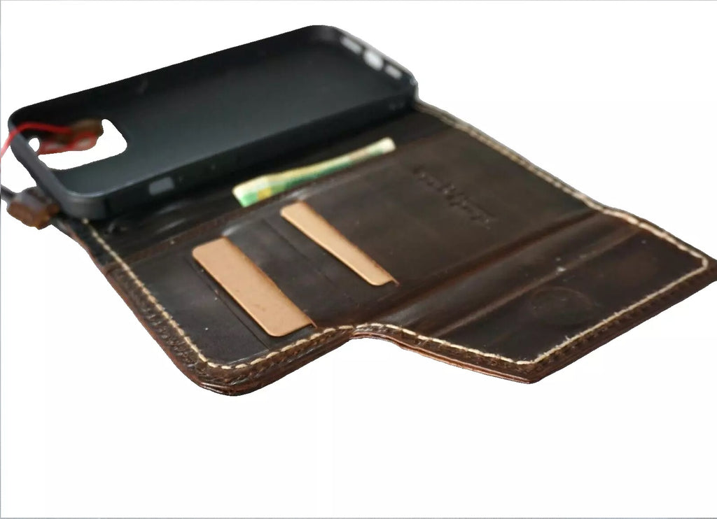 Handmade genuine leather phone case for iPhone 11-16 Pro Max and SE, with wallet and magnetic closure by DAVISCASE.