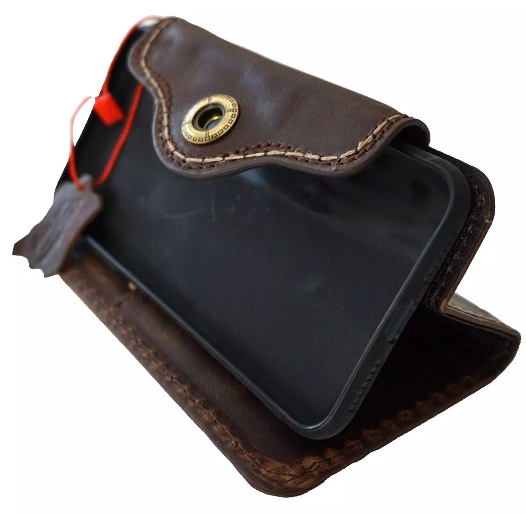 Handmade genuine leather phone case for iPhone 13-17 and SE, featuring magnetic closure and wallet book design by DAVISCASE.