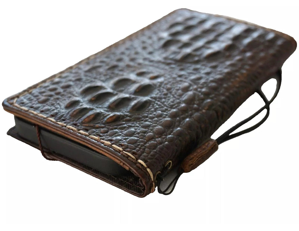 Handmade DAVISCASE genuine leather wallet case for iPhone 11-16 Pro Max, 8 Plus, SE 3 with vintage crocodile style design.