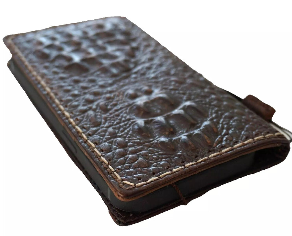 Handmade vintage crocodile leather phone case for iPhone 11-16 Pro Max, 8 Plus, SE 3 by DAVISCASE with wallet and book-style design