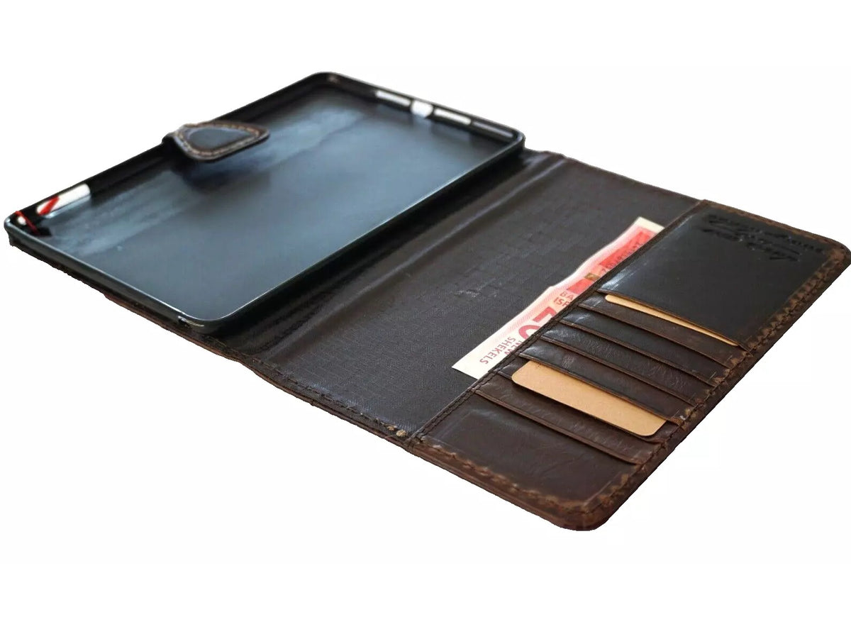 Genuine leather case for Apple iPad Mini 7th generation by DAVISCASE, handcrafted 9.7-inch luxury cover with hand-sewn details.