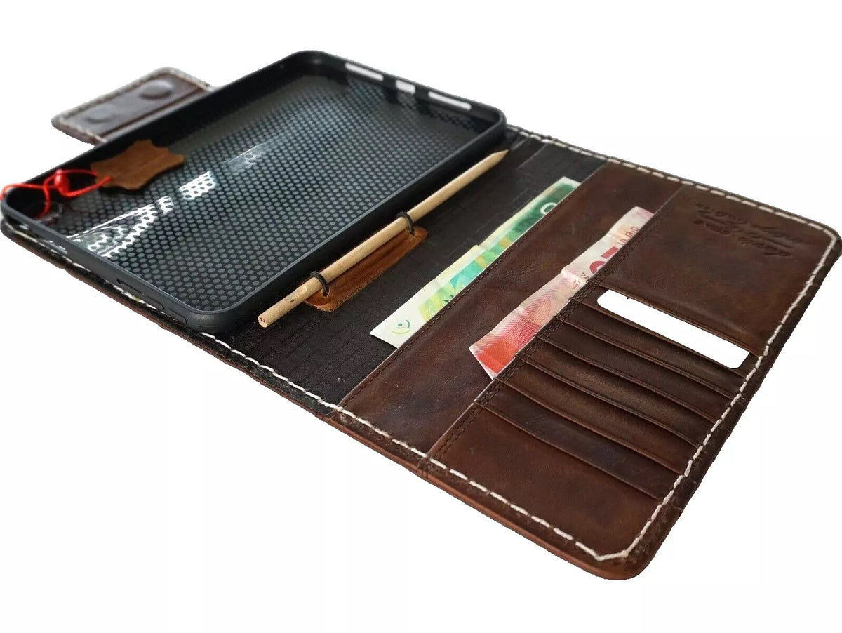 Handmade genuine leather case for Apple iPad Mini, model 3 to 6, by DAVISCASE, featuring a luxurious, hand-sewn design.