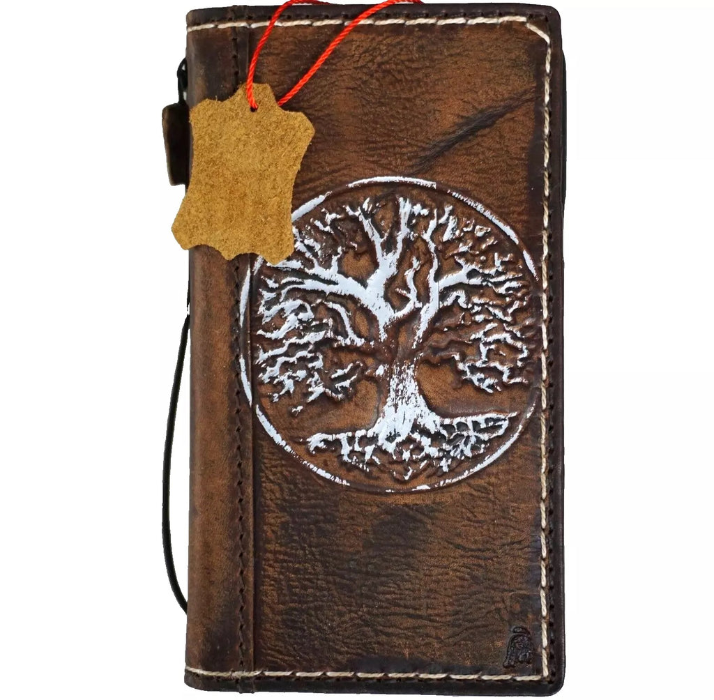 Handmade DAVISCASE leather phone case with Tree of Life embossing for Galaxy S series and Z Fold models, featuring oiled finish.