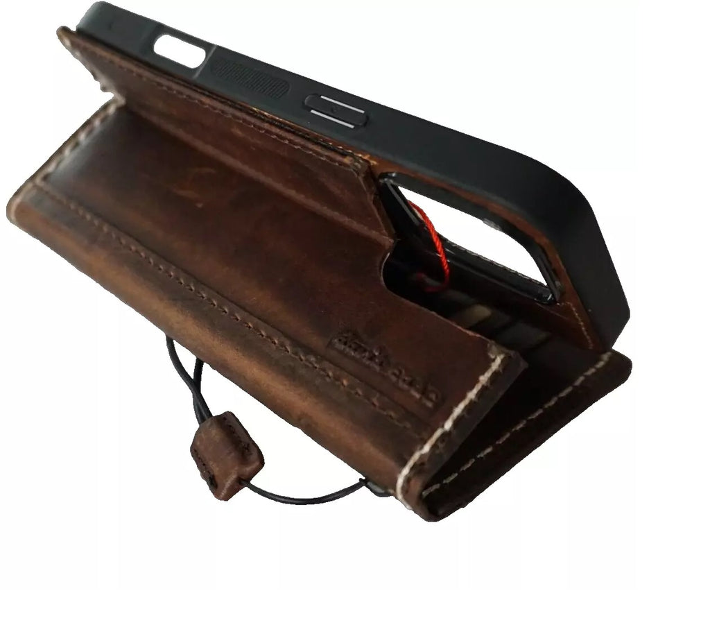 Handmade genuine leather phone case for iPhone 13-16 Pro Max with wallet features, crafted by DAVISCASE.