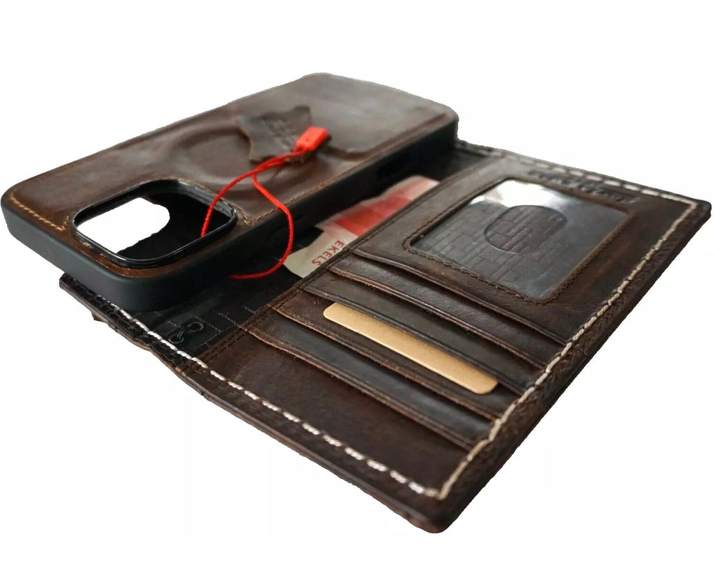 Genuine leather Galaxy S25/S23/S24 Ultra Note FE Edge case with wallet and art design, by DAVISCASE, showing the closed fold cover.
