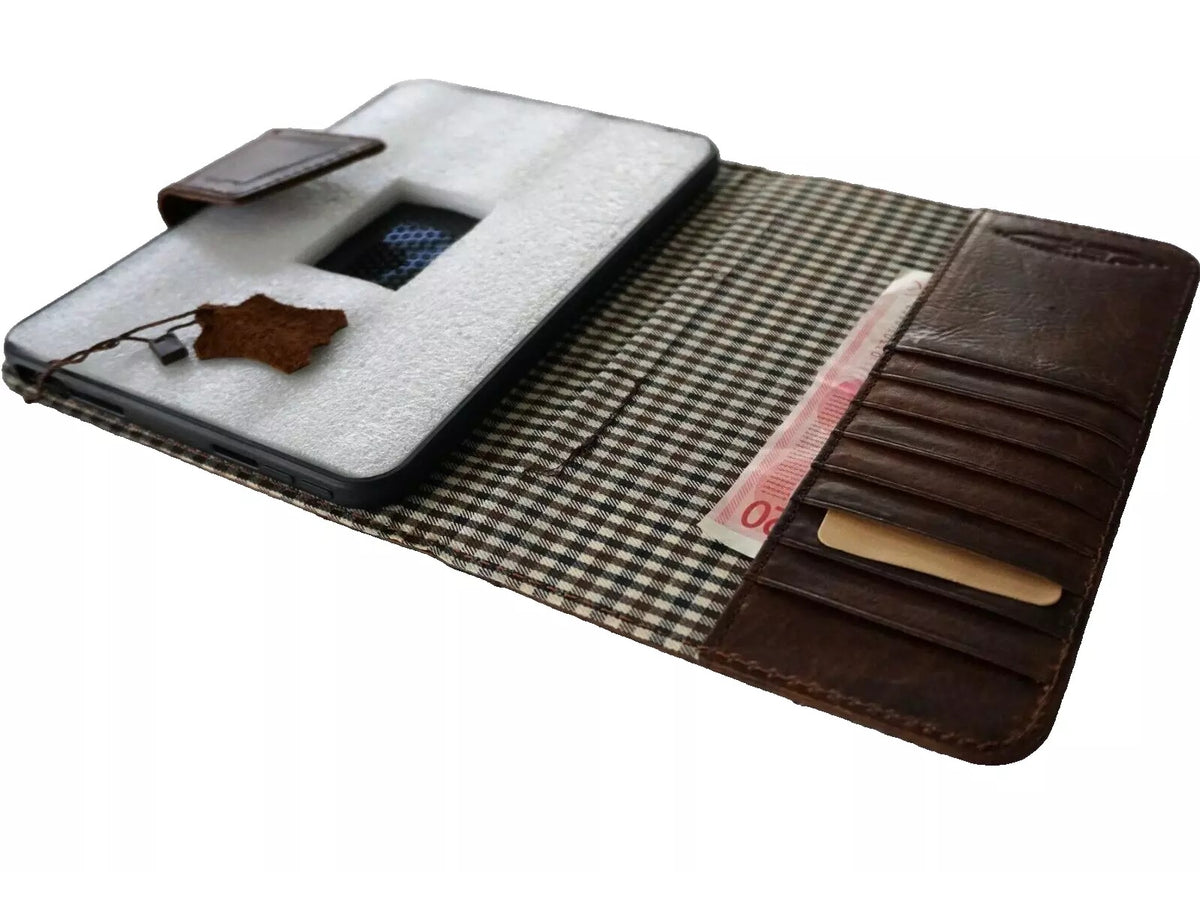 Genuine leather case for Apple iPad Mini and iPad Pro by DAVISCASE, handmade in red and blue, fits models 3 to 7.