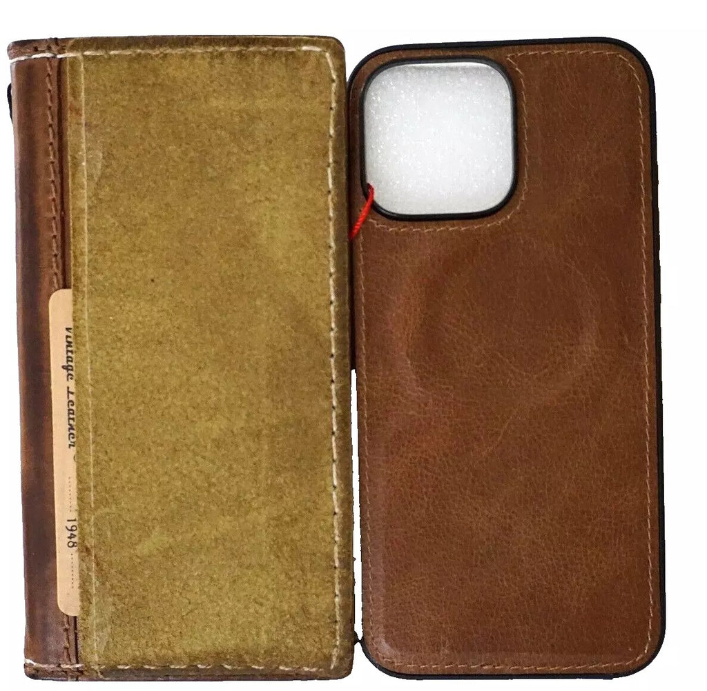 Handmade green leather phone case for Apple iPhone 13-16 Pro Max and 8 Plus, with removable wallet feature, by DAVISCASE.