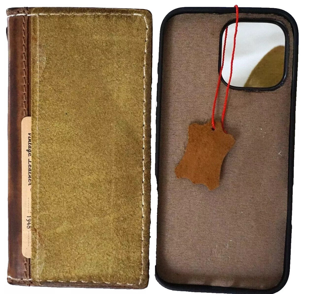 Handmade green leather phone case for iPhone 13-16 Pro Max with wallet and removable 8 Plus feature by DAVISCASE.