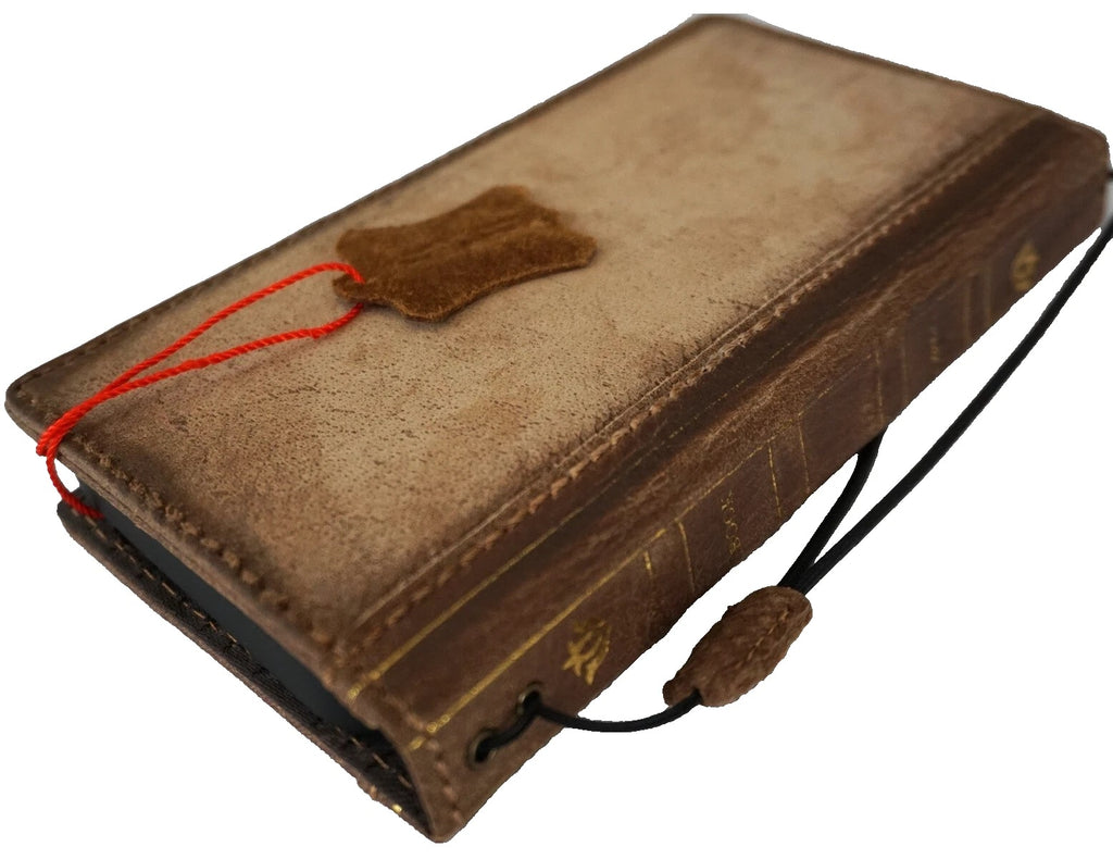 Handmade genuine leather phone case for iPhone 13-16 Pro Max and Plus models by DAVISCASE, with wallet and removable features.