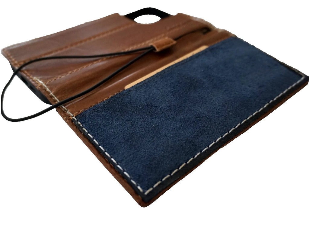 Handmade blue genuine leather phone case for iPhone 15, 16, 17 Pro Max by DAVISCASE with removable Air Plus wallet feature.