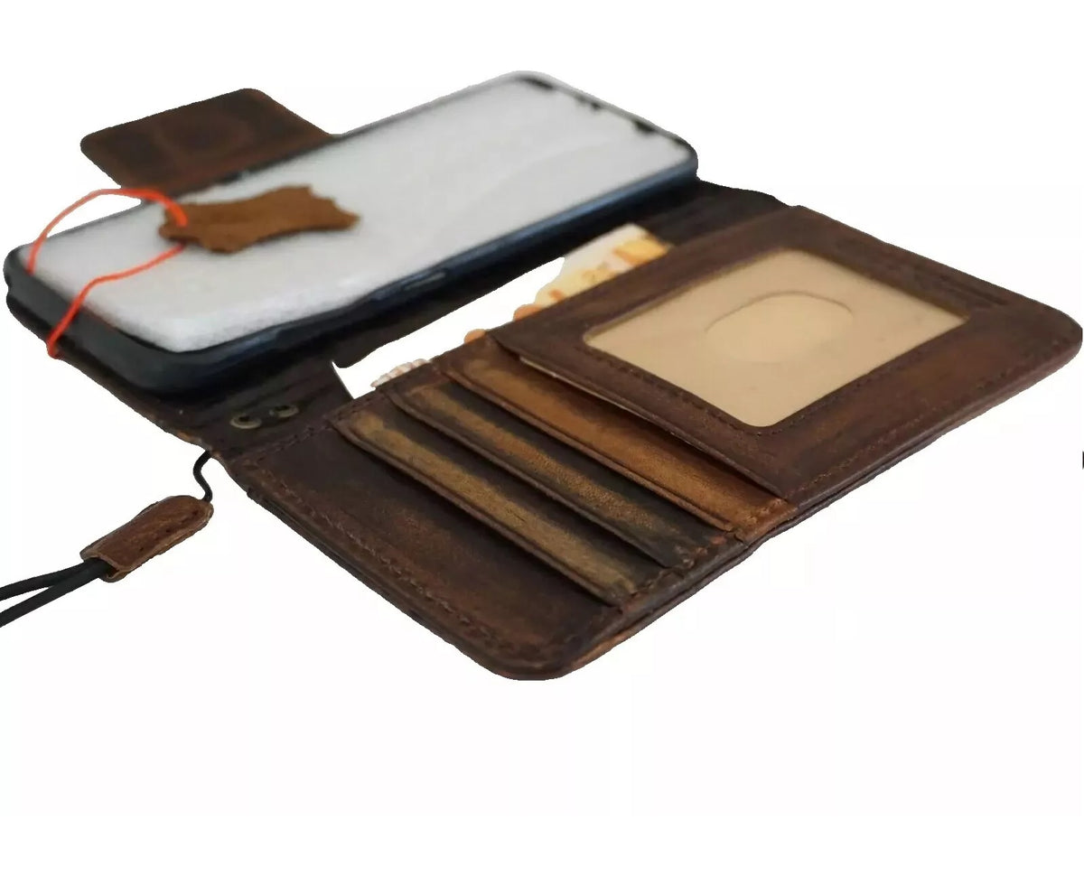 Handmade genuine leather phone case for iPhone 12-17 Pro Max by DAVISCASE, featuring magnetic closure and limited edition design.