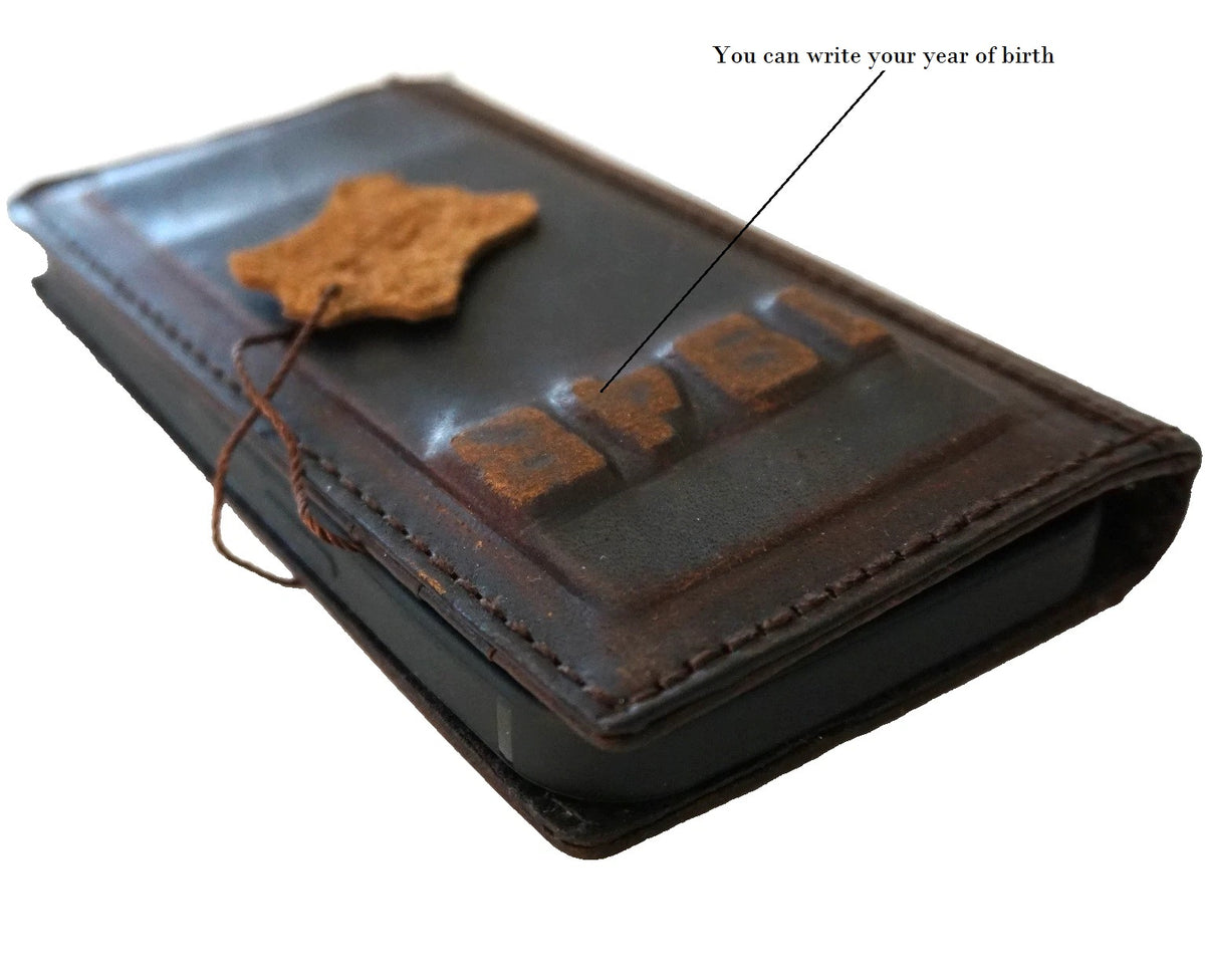 Genuine leather Google Pixel wallet case by DAVISCASE, vintage-style fold book cover with 3D design for Pixel 7, 8, 9, 10, 11 series.