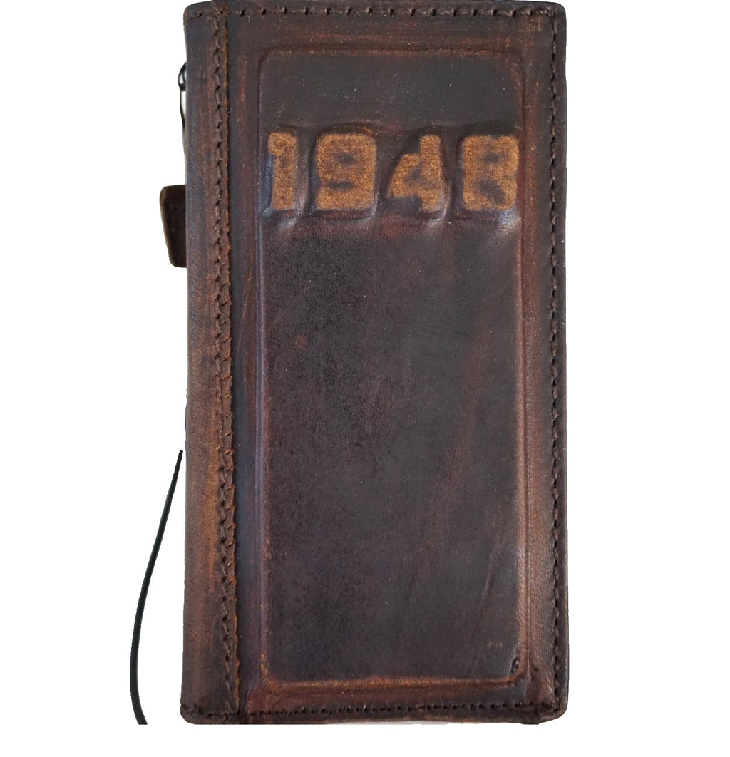 Genuine leather Google Pixel phone case by DAVISCASE, vintage-style fold wallet book with 3D embossed design for Pixel 11, 10, 9A, 8, 8A, 9 Pro XL