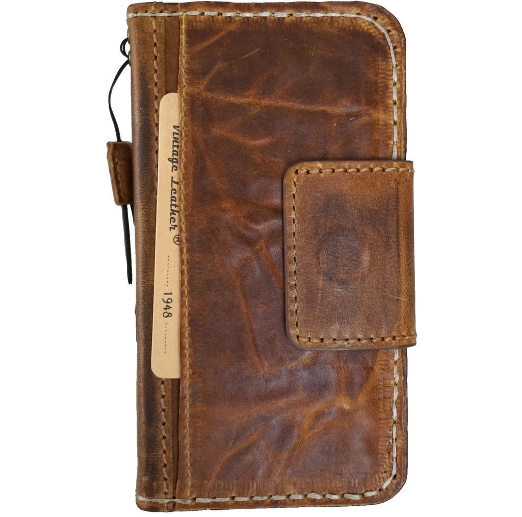 Handmade genuine leather phone case for iPhone 14-17 Pro Max by DAVISCASE, with magnetic 18-fold wallet design and textured finish.