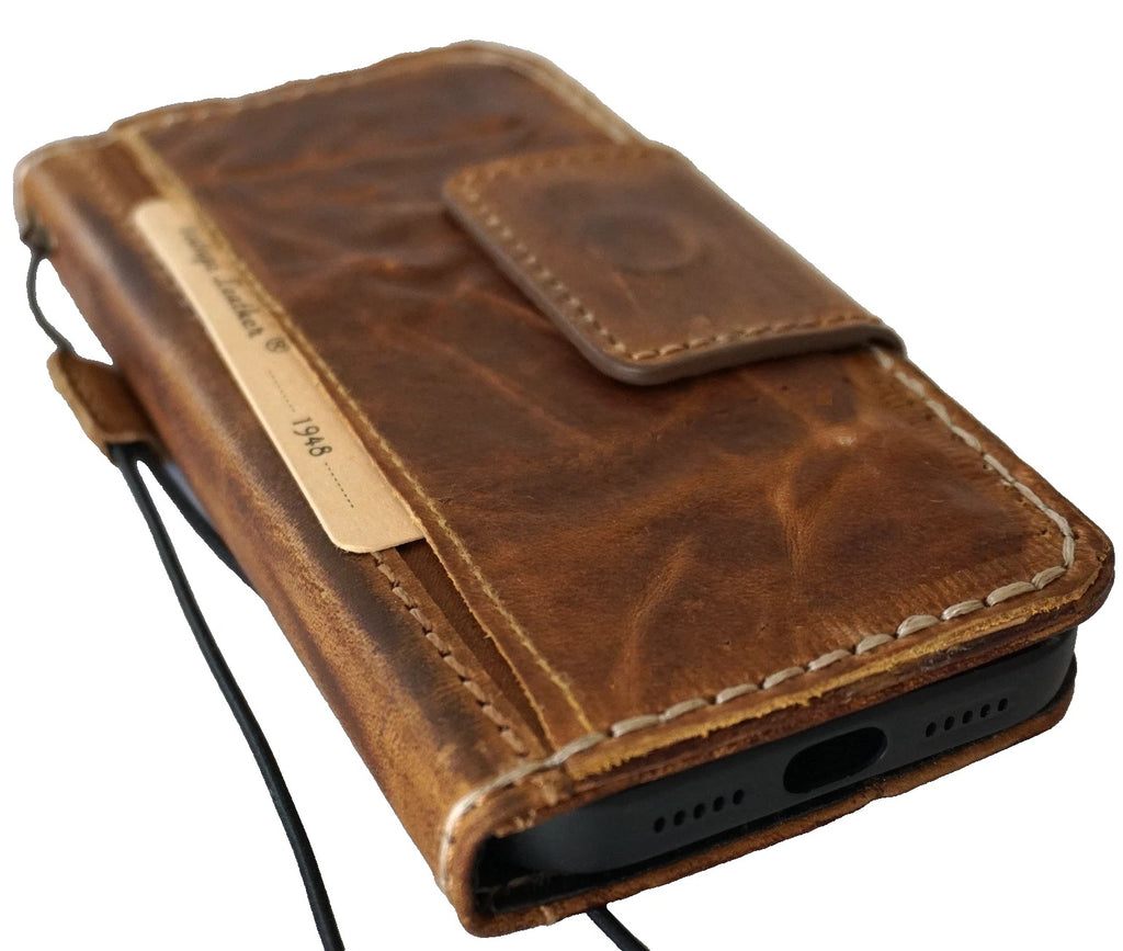 Handmade genuine leather wallet case for Apple iPhone 14-17 Pro Max, DAVISCASE, with magnetic closure and 18 fold design.