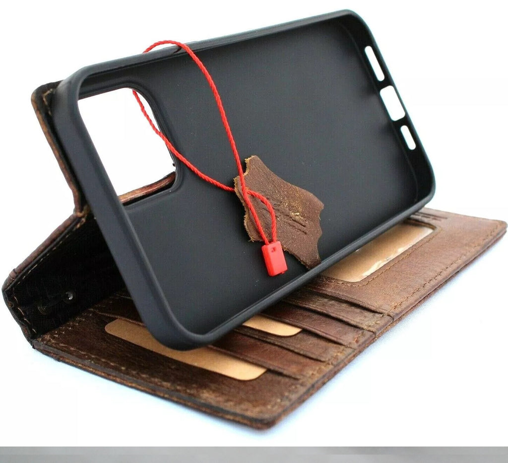 Handmade genuine leather phone case for iPhone 17, 14, 15, 16, and 16E Pro Max by DAVISCASE with magnetic 18-fold wallet design