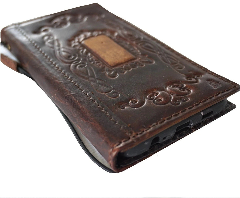 Genuine leather Bible-style wallet case for Google Pixel 9, 10, 11 Pro XL by DAVISCASE, full grain oiled leather with card slots