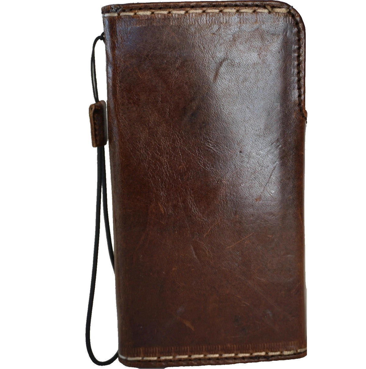 Handmade genuine leather phone case for iPhone 15, 16, 17, and Pro Max by DAVISCASE with magnetic seam and 3D design.