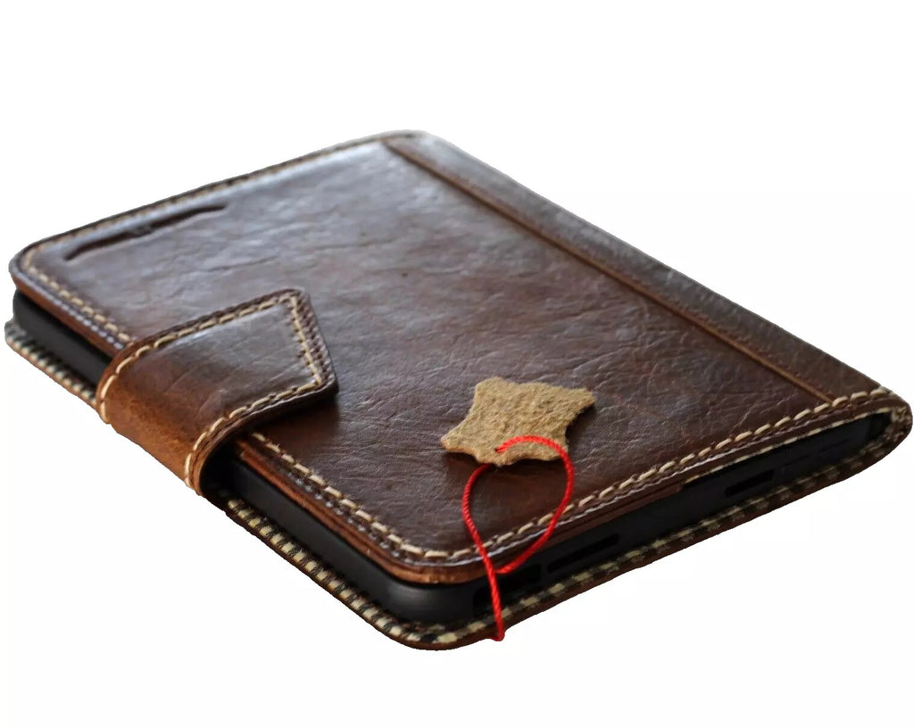 Genuine leather case for Apple iPad Mini 7 6 5 4 3 Pro by DAVISCASE, handcrafted luxury tan cover for 9.7-inch iPad models.