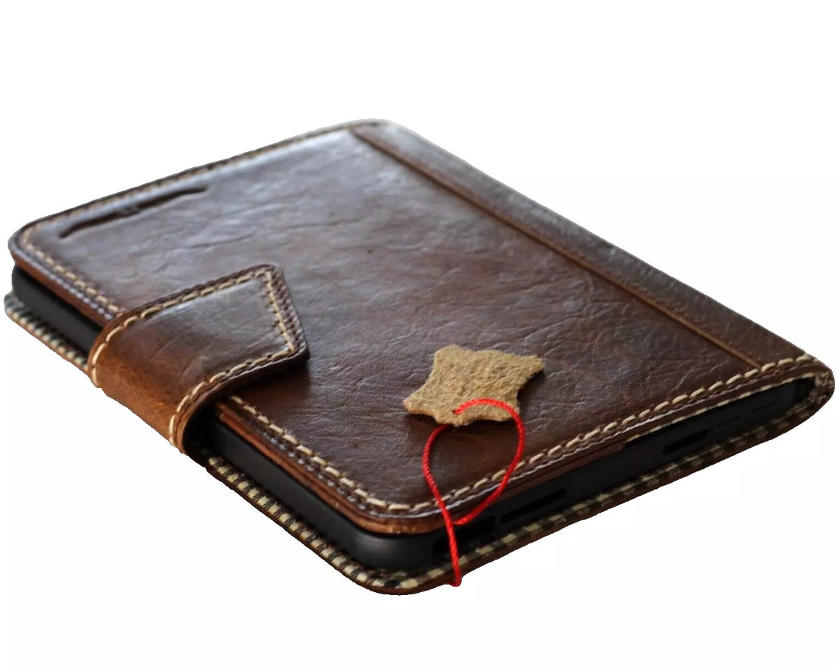 Genuine leather case for Apple iPad Mini 7 6 5 4 3 Pro by DAVISCASE, handcrafted luxury tan cover for 9.7-inch iPad models.