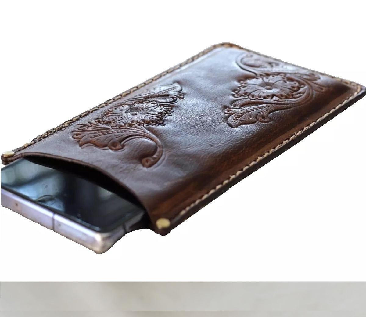 Handmade genuine leather wallet phone case for iPhone 16, 12, 13, 14, 15 Pro Max, 8 Plus, in luxury slim design by DAVISCASE.