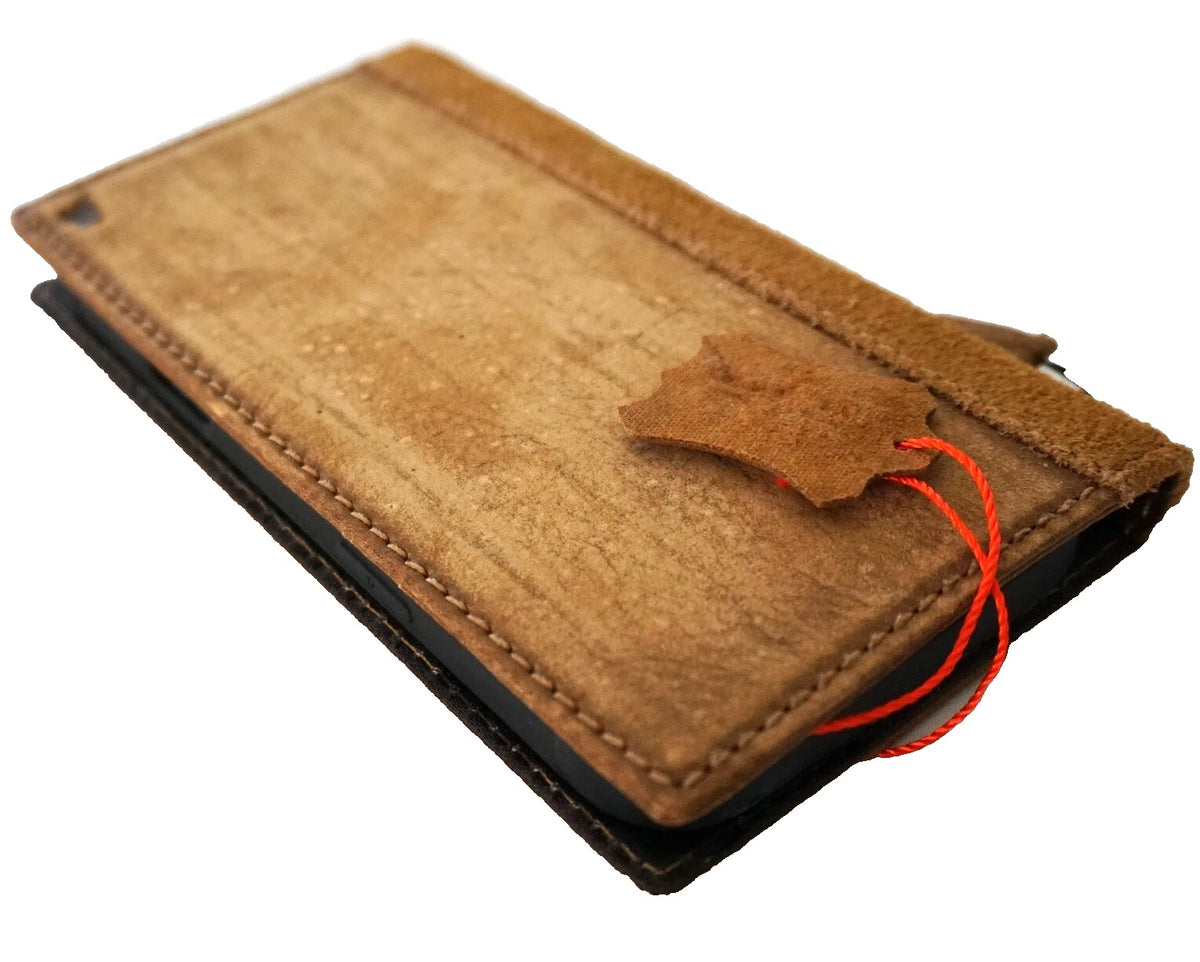 Handmade genuine leather phone case for Galaxy S series, featuring coarse seam detail and wallet design by DAVISCASE.