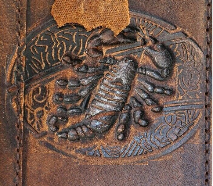 Handmade genuine leather wallet case for Galaxy Z Fold 3-8 by DAVISCASE, featuring scorpion craft and oiled leather finish.