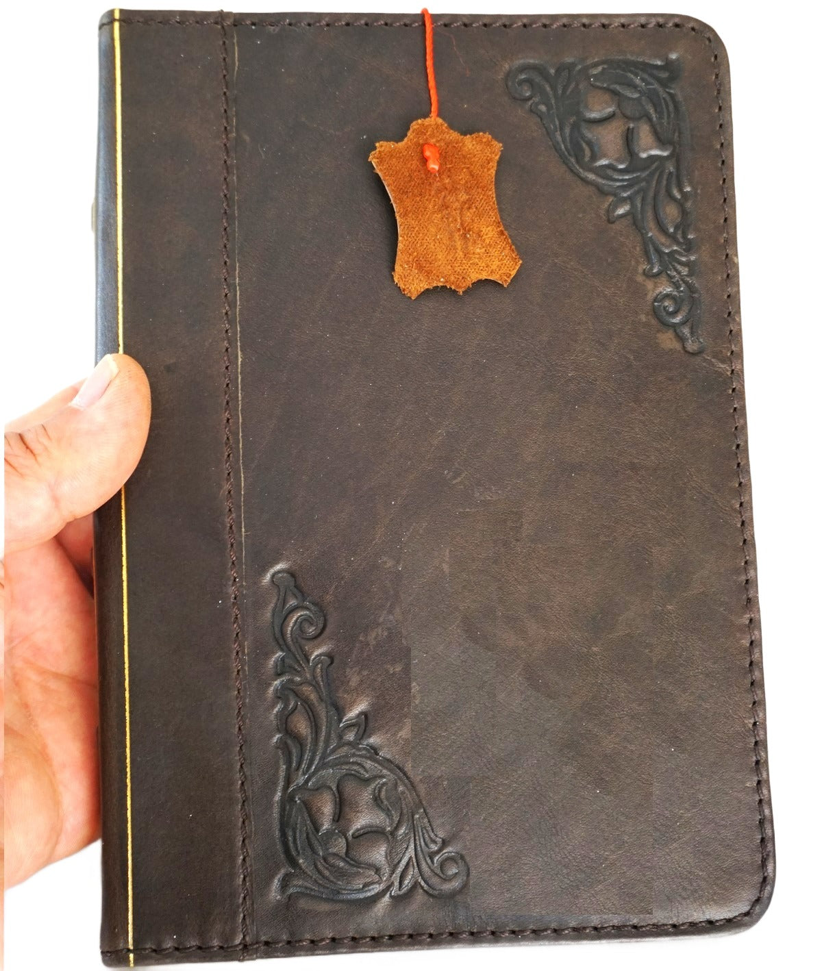 Handmade genuine leather case for Amazon Kindle Paperwhite 7-inch 7th generation by DAVISCASE, with hand-sewn detailing.