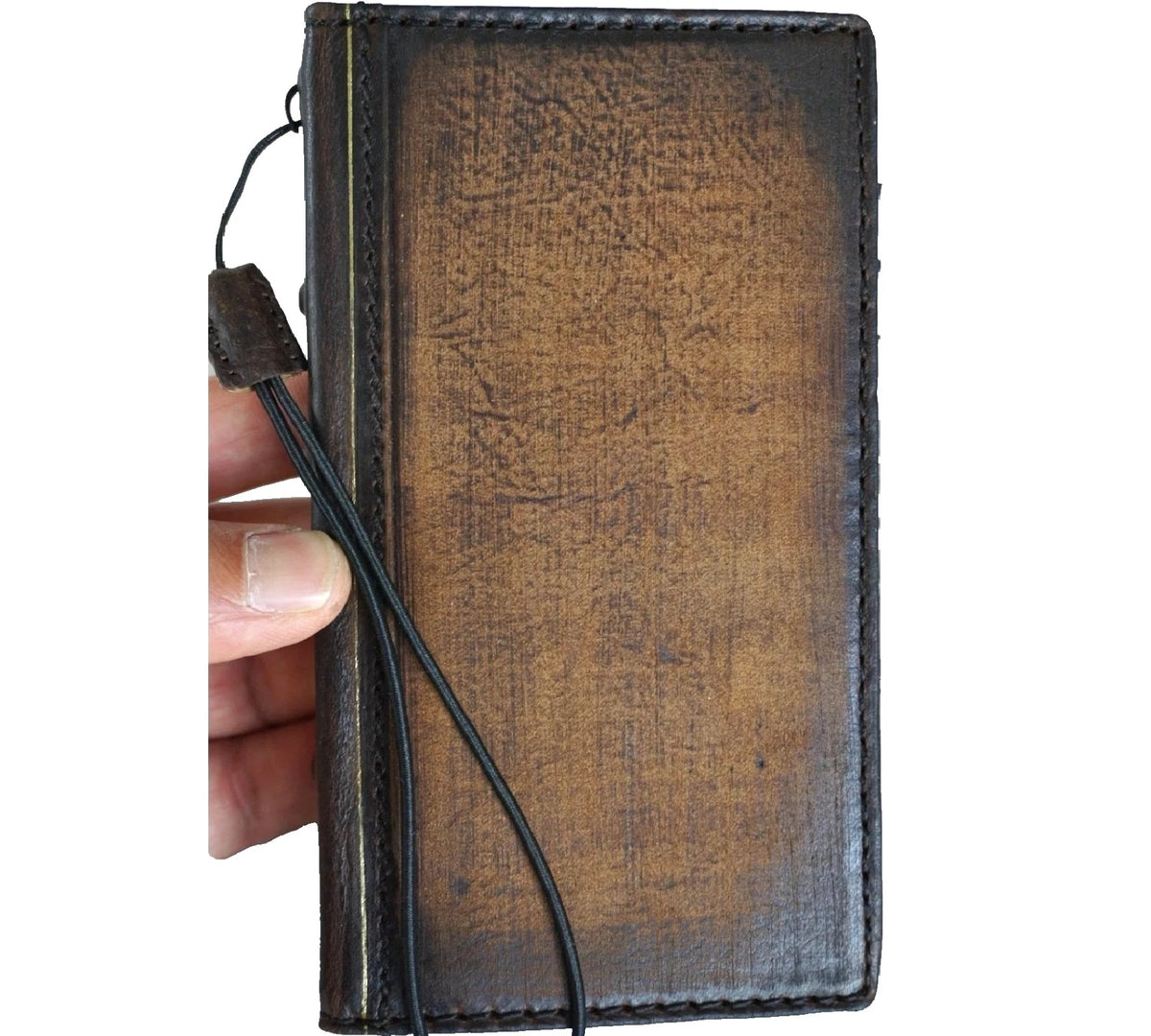 Genuine leather Bible-style wallet case for Google Pixel 9, 10, 11 Pro XL by DAVISCASE with full grain leather finish.