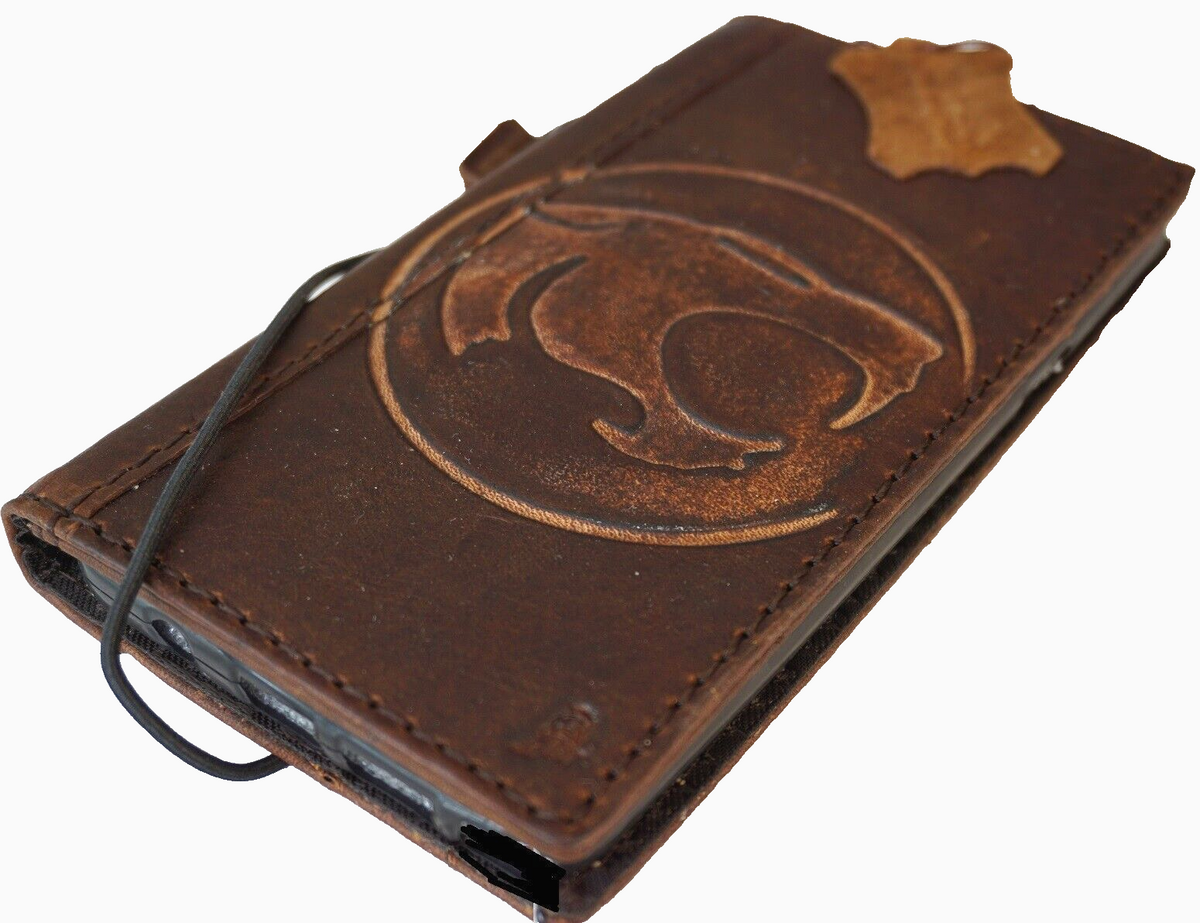 Genuine leather DAVISCASE phone wallet case for iPhone 11-15 Pro Max, vintage handcrafted with dog paw design and credit card slots