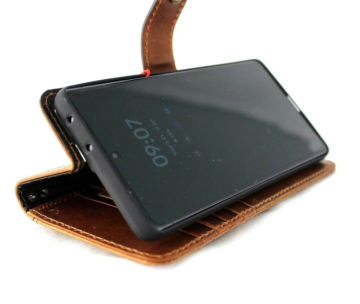 Handmade DAVISCASE genuine leather phone case for Galaxy S23, S21, Note 20, A52, Z Fold 4, and other Samsung models.