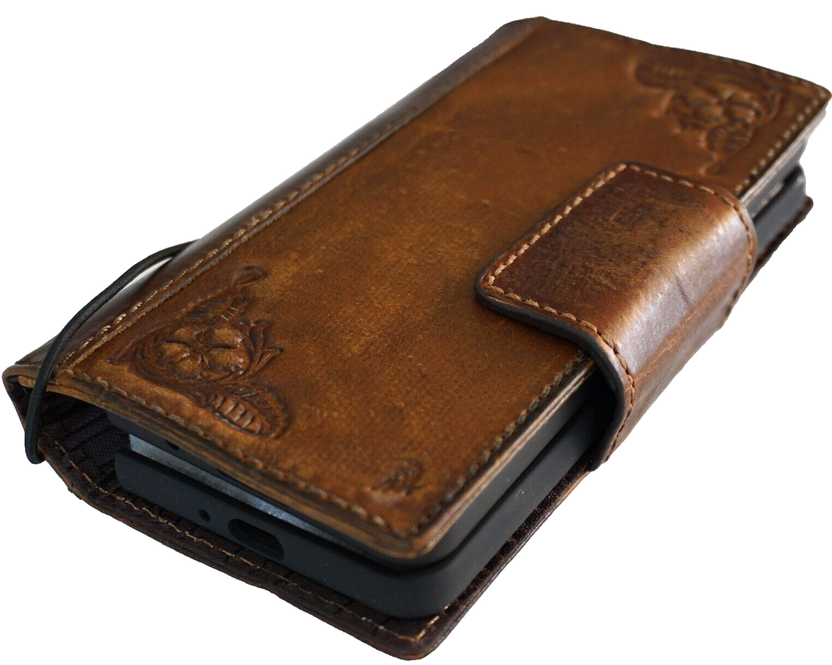 Handmade genuine leather phone case for vivo X Fold3 Pro by DAVISCASE, vintage full grain wallet cover with magnetic closure.
