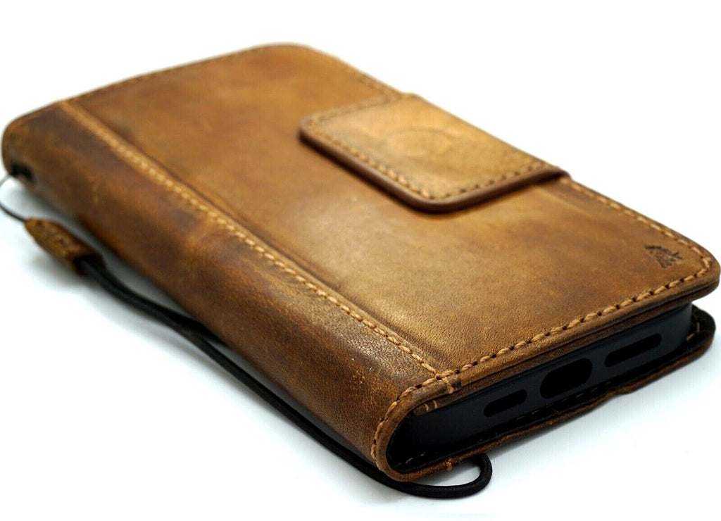 Vintage-style DAVISCASE genuine leather phone case with credit card slots for iPhone 13, 12, 11, 14, 15 Pro Max, SE, XS.