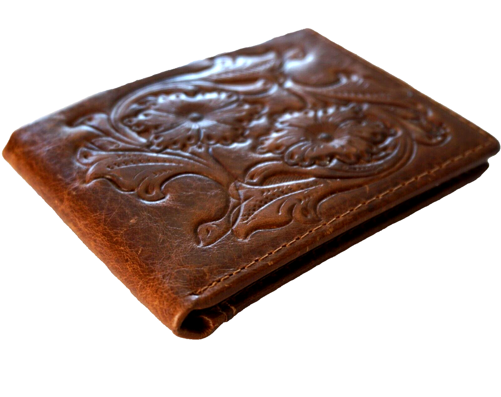 Men’s genuine leather wallet by DAVISCASE with credit card slots and bill compartment, handcrafted in tan leather.