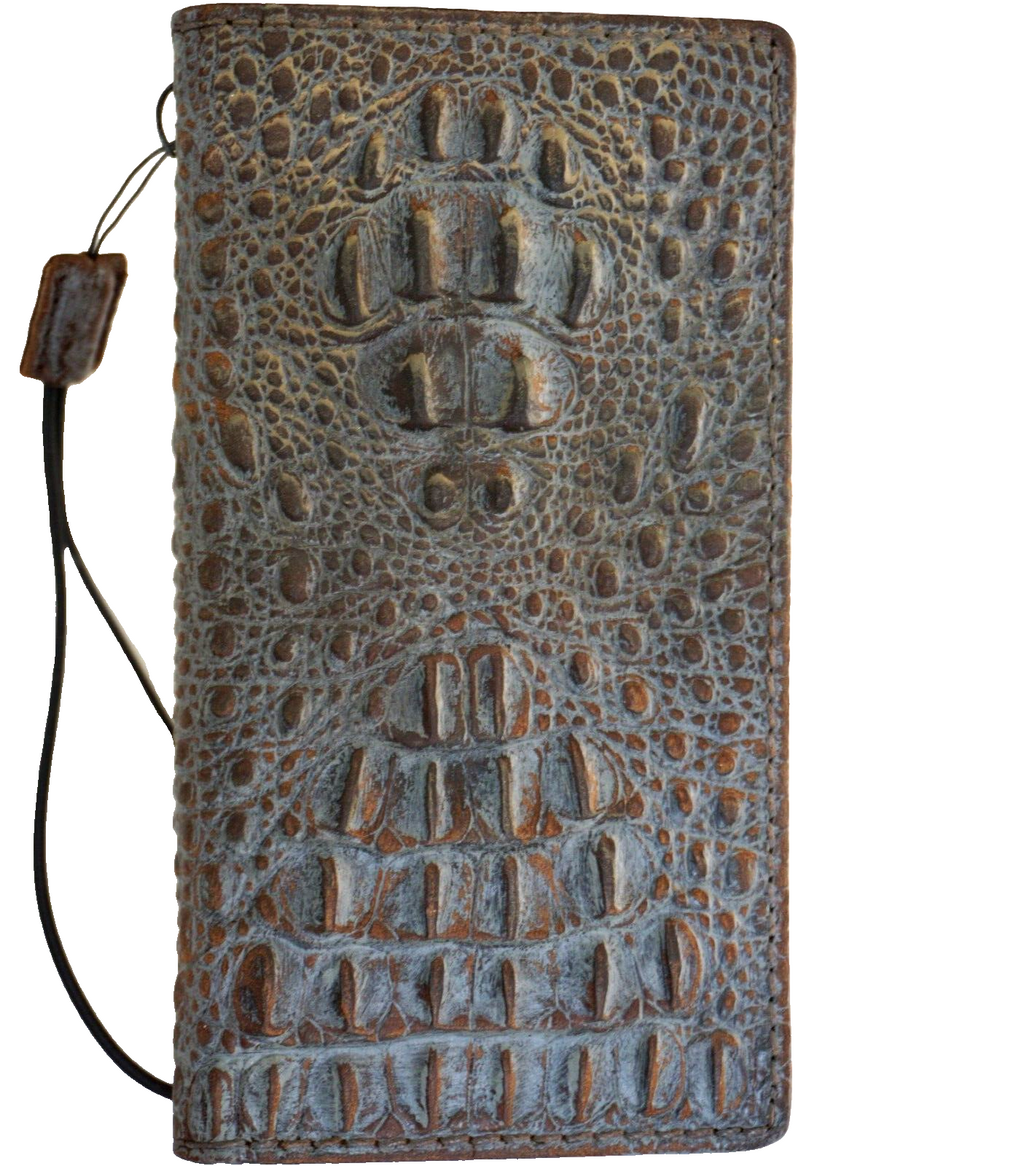 Handmade genuine leather phone case for Galaxy S26, Z Fold 3-7, S22-S25 Ultra, and Note FE with vintage crocodile texture and wallet feature.