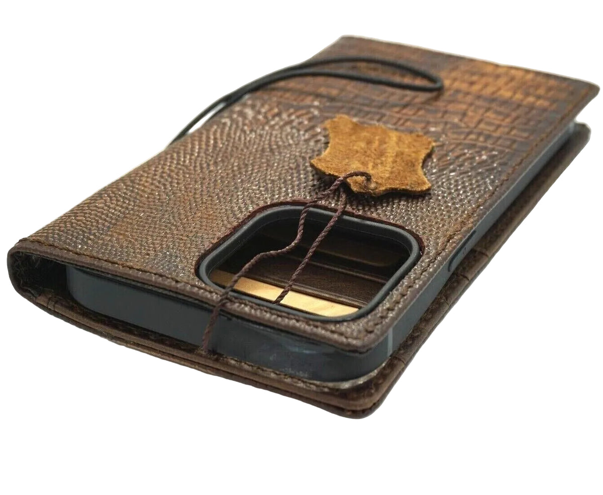 Handmade genuine leather Galaxy Z Fold 8-7 wallet case with vintage crocodile style for credit cards and phone protection by DAVISCASE.