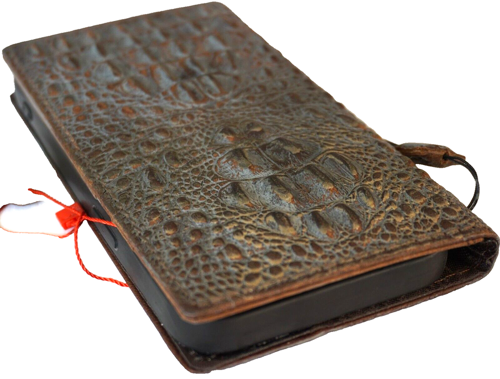 DavisCase genuine leather phone case for iPhone models, vintage crocodile style with credit card slots and full grain leather finish.