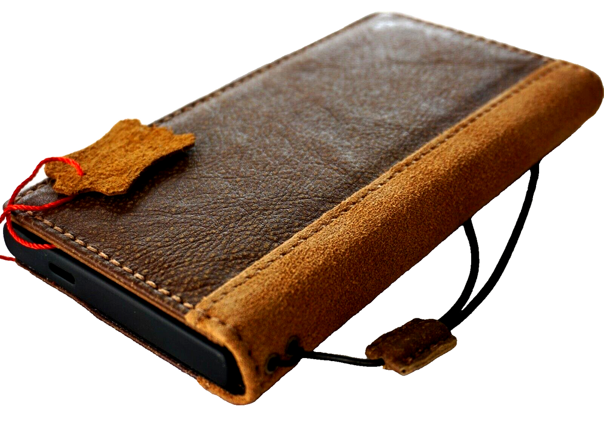 Handmade genuine leather phone case for Galaxy S22 Ultra with wallet and book cover design by DAVISCASE.