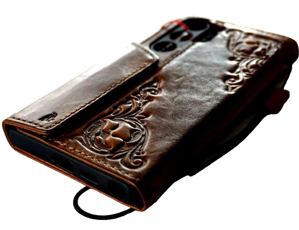 Handmade genuine leather phone case for Samsung Galaxy S24/S25/S26 Ultra, with magnetic closure and rubber holder in tan color.