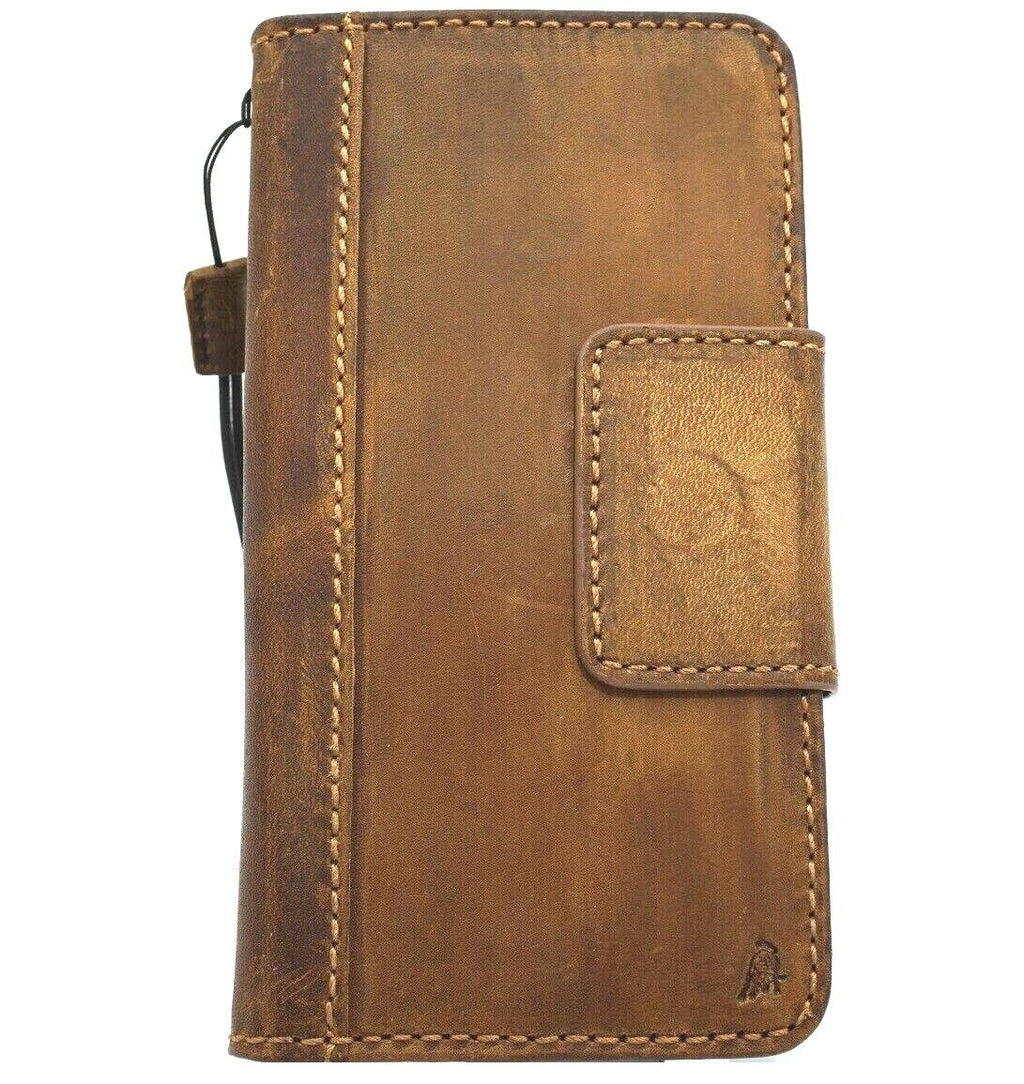 DavisCase genuine leather phone case for iPhone models with vintage style, credit card slots, magnetic closure, and full grain leather finish.