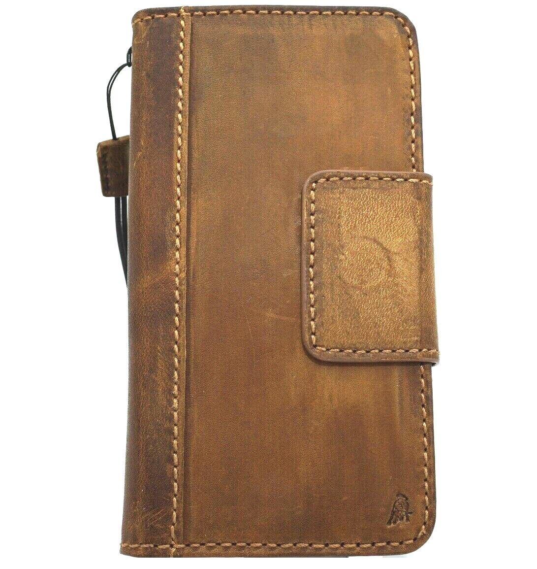 DavisCase genuine leather phone case for iPhone models with vintage style, credit card slots, magnetic closure, and full grain leather finish.