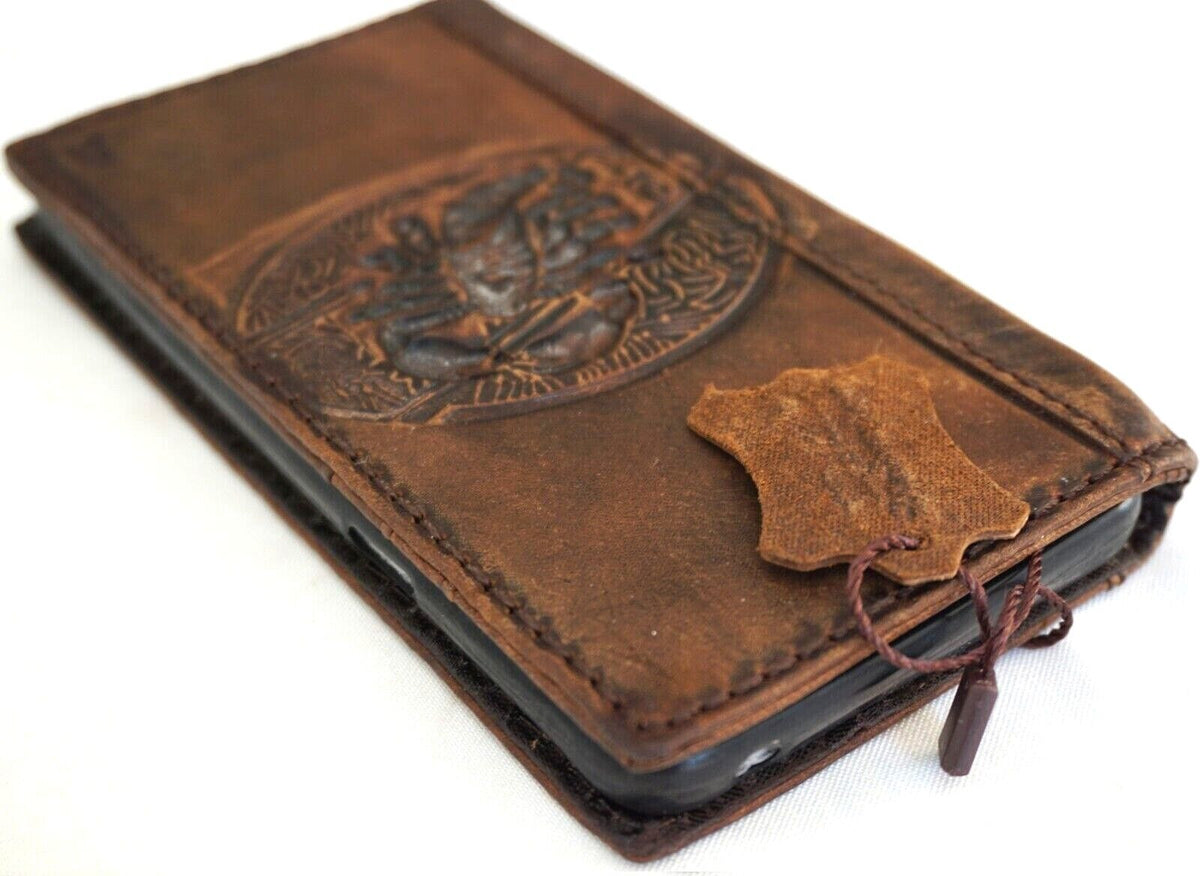 Handmade genuine leather wallet case for Galaxy Z Fold 3-7 by DAVISCASE, featuring scorpion craft and oiled, DIY art design.