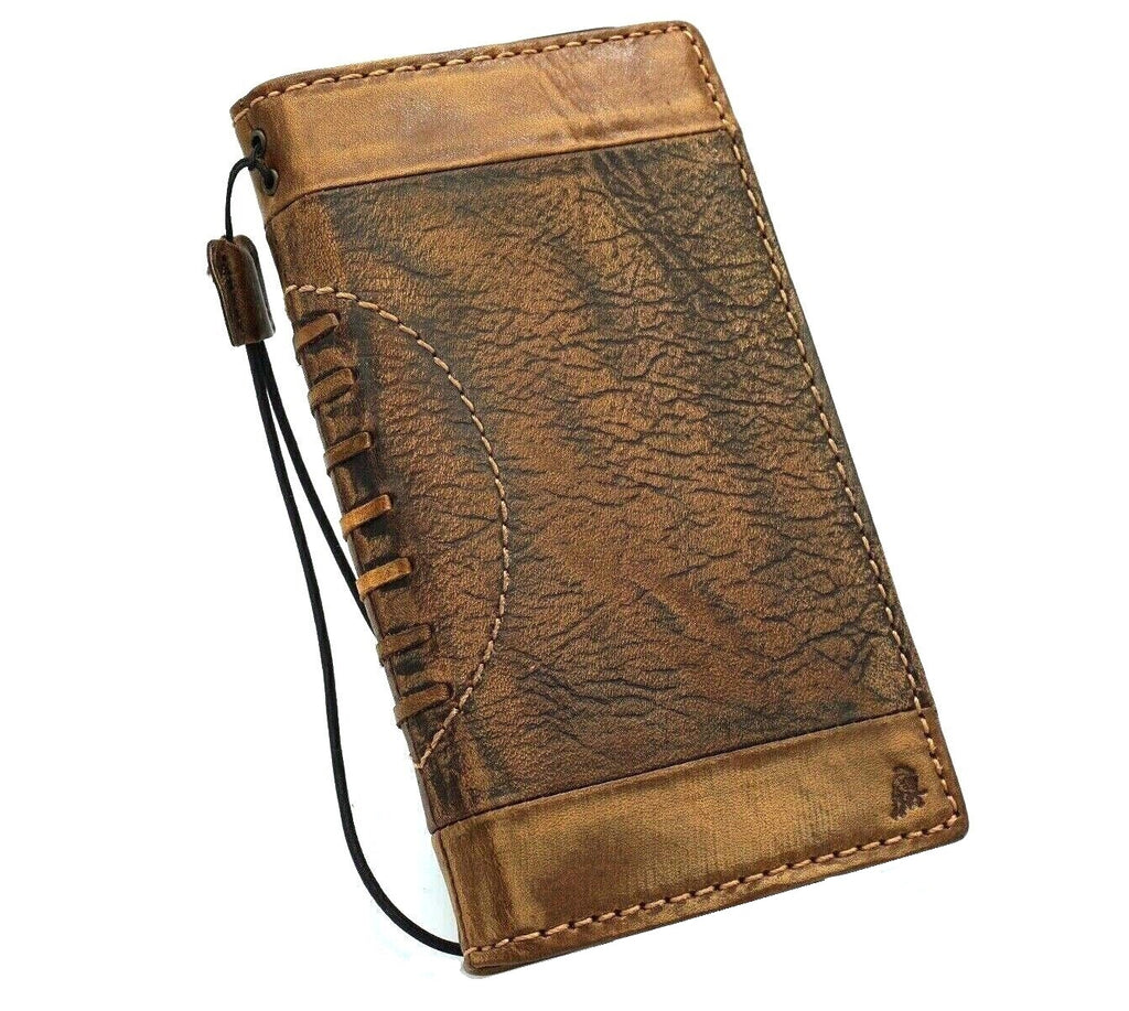 Handmade leather phone case for iPhone 12-15 and SE, with vintage style, card slots, and full grain leather by DAVISCASE.